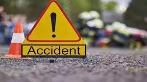 truck-dragged-punctured-car-on-yamuna-expressway